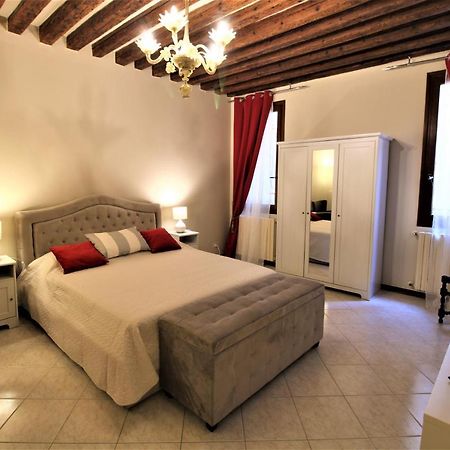 Central And Spacious Apartment Венеция Экстерьер фото