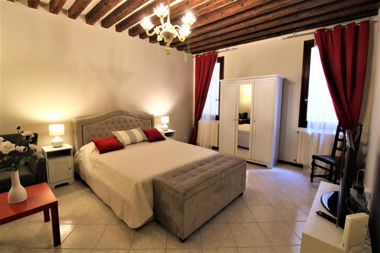 Central And Spacious Apartment Венеция Экстерьер фото